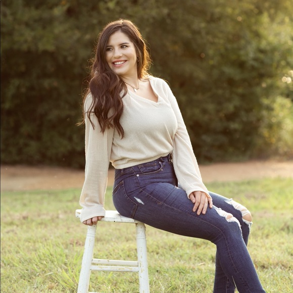 Meet your posher, Jordyn - Picture 1 of 16